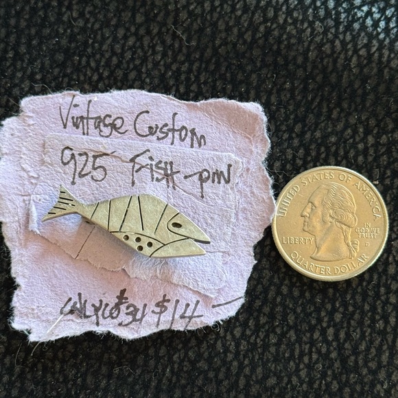 Silver Fish Pin - Picture 1 of 1